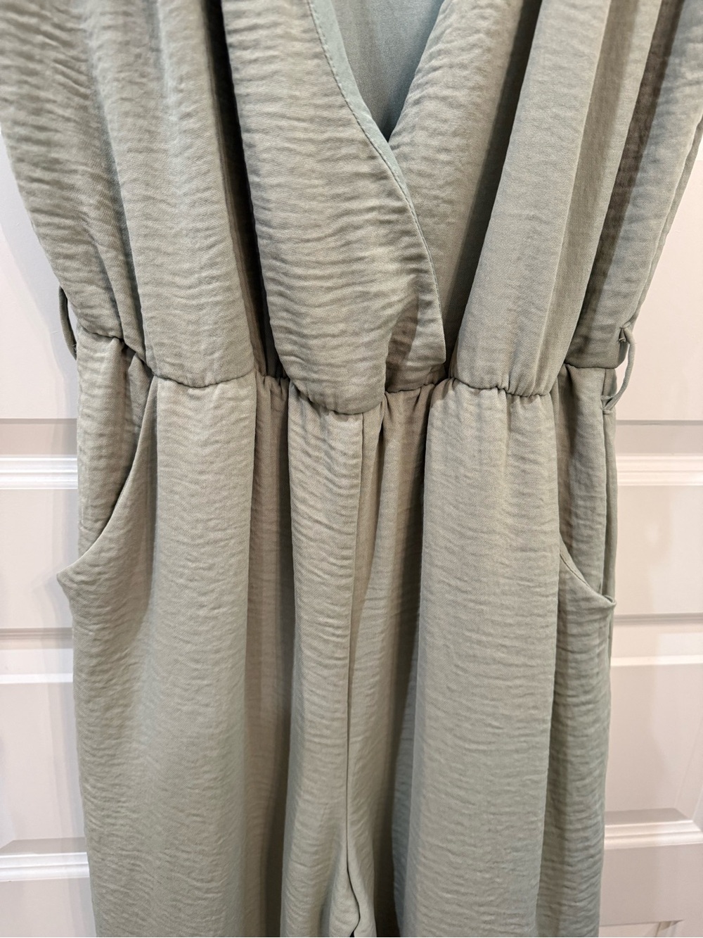 SHE + SKY Ava Jumpsuit NWT Light Olive Green Wide Leg Size L - Picture 5 of 9